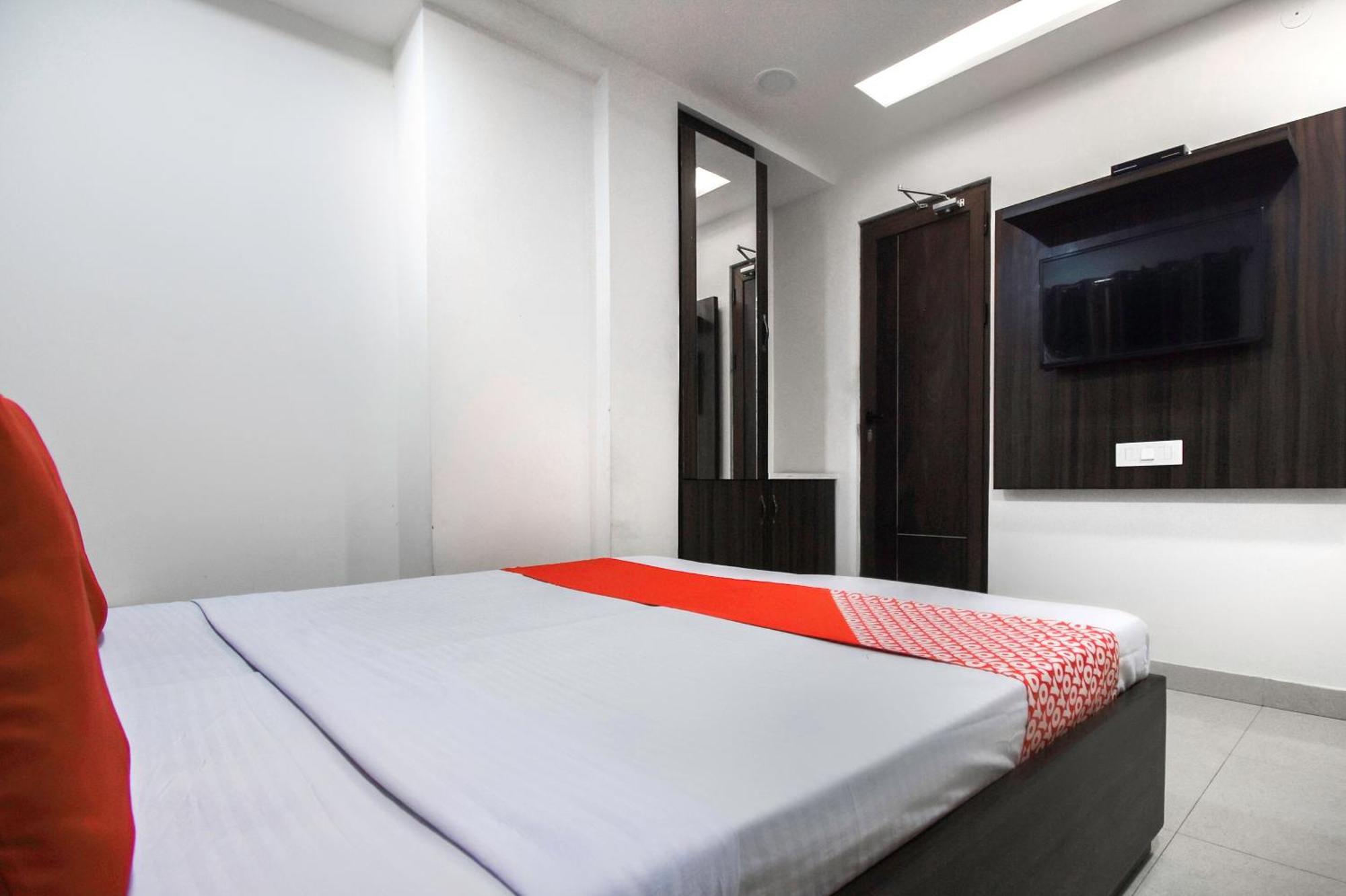 Hotel O Shangri-La-Inn Λουντιάνα Εξωτερικό φωτογραφία
